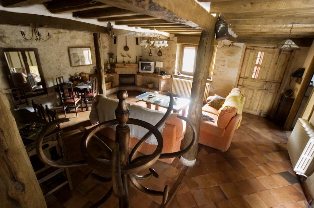 La Fuente Del Poval Guest House Caballar Room photo